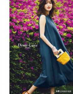 中年女人怎么穿显年轻 适合中年女人的穿衣风格
