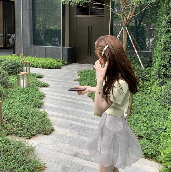 纱裙怎么搭配上衣