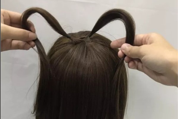 抖音儿童发型猫耳朵怎么编