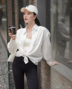 运动风女孩适合的穿搭 女生运动风搭配技巧图片