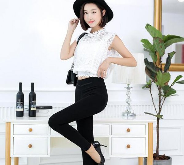 紧身裤配什么衣服好看