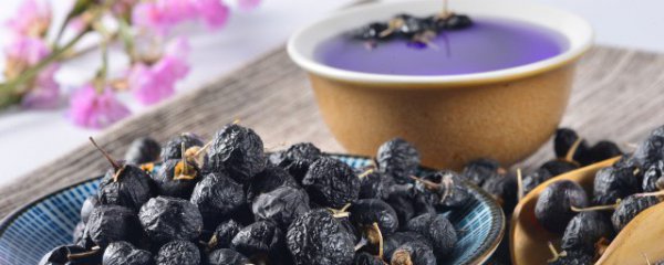 蜂蜜与黑枸杞
