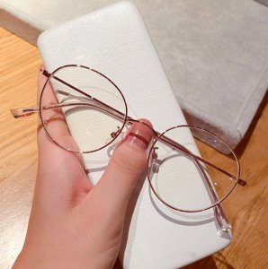 金属流线眼镜长什么样 眼镜框选购须知