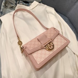 MK包包是什么牌子？ MK包包是什么牌子?