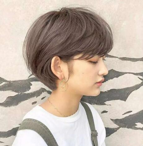 40岁女人留长发好还是短发好？