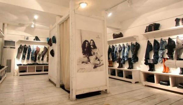 为什么服装实体店的生意越来越难做？
