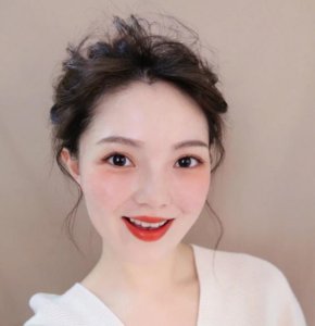 扎头发配什么发型好看？ 扎头发好看适合什么发型