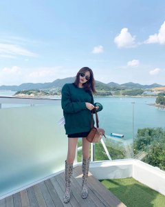 女孩卫衣穿搭图片 女生卫衣衣服搭配图片