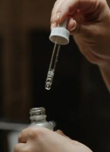vc精华液的作用和功效 vc精华液哪个牌子好