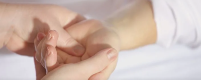 手被晒黑了怎么变白 手被晒黑了怎么白回来