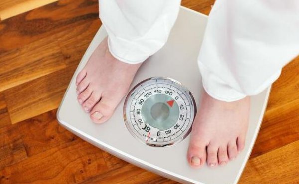 女生身高体重标准多少正常？
