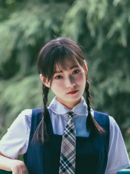 梨花头短发怎么扎好看