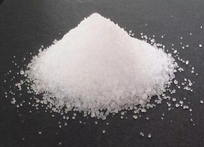 磷酸二氢钾浇杜鹃花怎样使用 如何正确使用磷酸二氢钾养护杜鹃花
