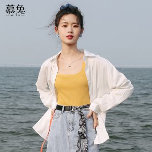 白色雪纺衫太透怎么办 内搭抹胸