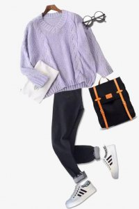 紫色毛衣搭配什么外套 紫色毛衣配什么裤子好看