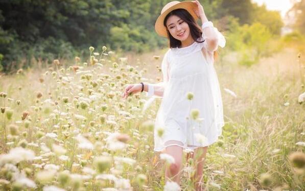 女人怎样打扮显年轻漂亮