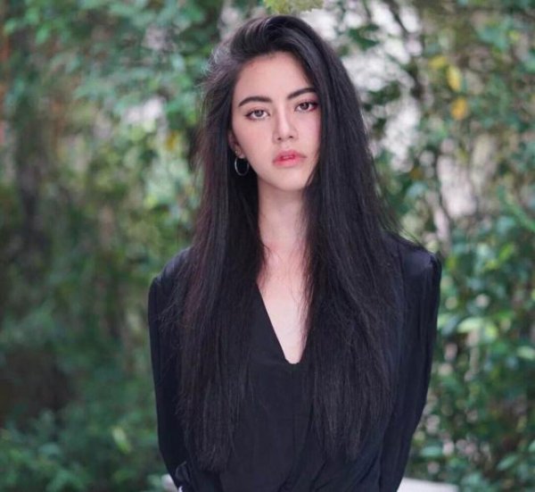 哪种女生素颜很漂亮？