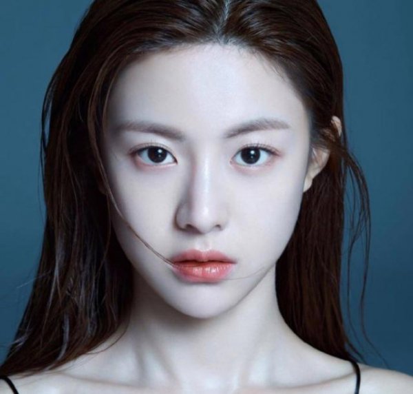 哪种女生素颜很漂亮？
