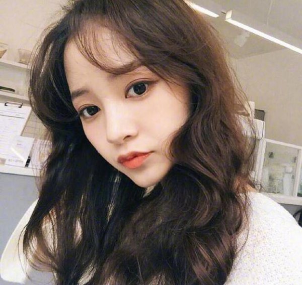 额头窄适合什么发型女？