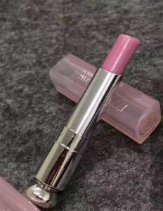 有色唇膏什么牌子好？第四款护唇效果强显色度高