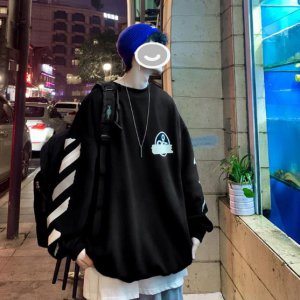 卫衣里面穿什么 卫衣里面穿什么好呢?
