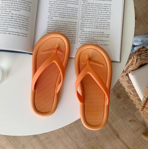 长期穿人字拖的好处 穿人字拖有什么危害