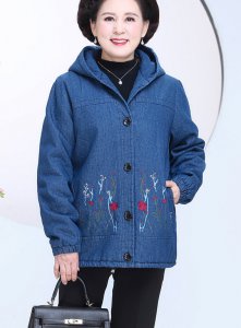 五十岁能不能穿牛仔外套 五十岁女性外套搭配