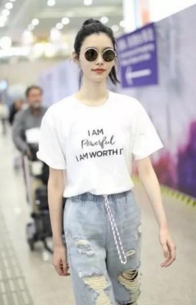 夏天t恤什么颜色好看女