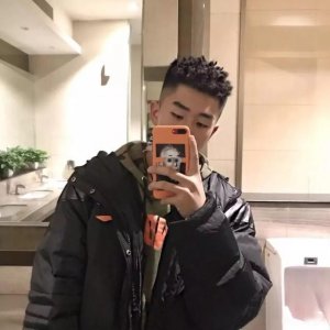 黑人烫发型教程 黑人烫适合什么脸型