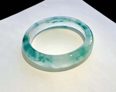 翡翠手镯大小怎么选 翡翠手镯挑选方法