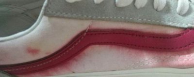 鞋子洗完变红为什么 鞋洗完以后变色了怎么办