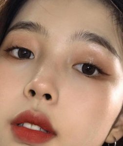 每天画眼线眼影辉怎样 你怎么看