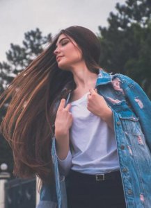 头发干燥是怎么回事 头发很干燥是什么原因怎么办？