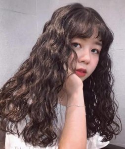 现在流行什么头发女生 今年什么头发最流行女