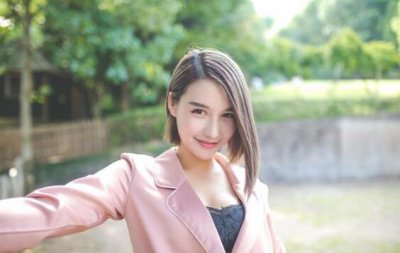 肩宽怎么穿搭衣服女 肩宽的女生如何穿衣服？