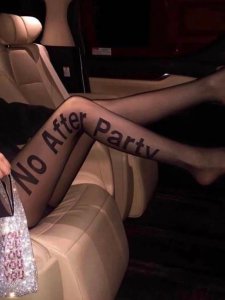 怎么穿丝袜 防止丝袜脱丝的方法