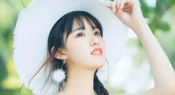男生摸你头算暧昧吗