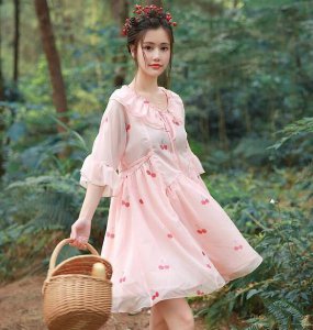 平胸女生穿什么好看 平胸的女生夏天穿什么