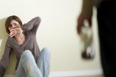 女人遭到家暴该怎么保护自己 受到家暴的女人千万不要忍气吞声