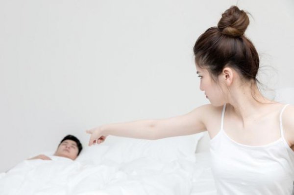 老婆太强势无法沟通怎么办
