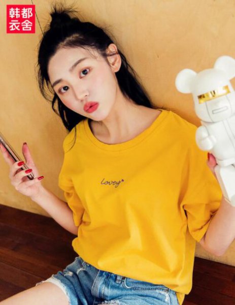 黄颜色衣服显白还是黑？
