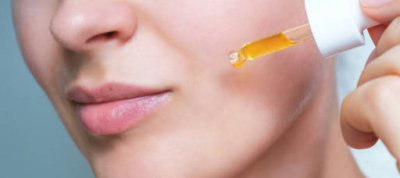 玫瑰精油护肤如何使用？ 玫瑰精油护肤如何使用视频