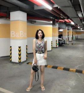配裙子的平底鞋 连衣裙平底鞋搭配图片