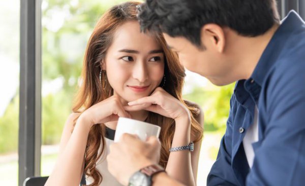 细节发现已婚男女关系不正常