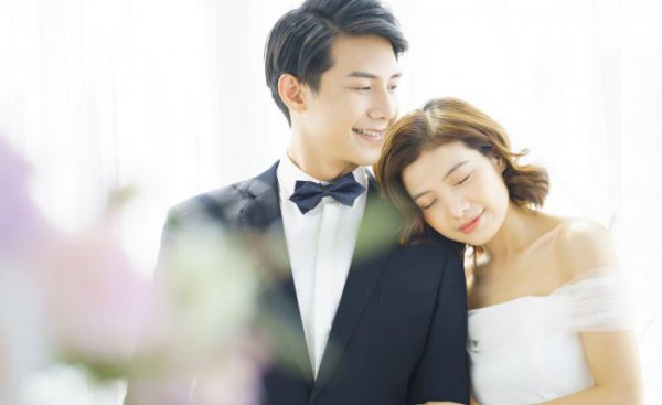 细节发现已婚男女关系不正常