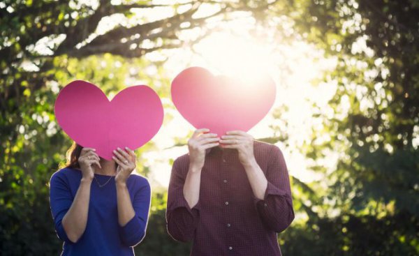 细节发现已婚男女关系不正常