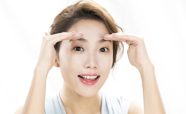 刚加上女生微信怎么展开话题