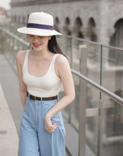 吊带背心怎么搭配衣服图片