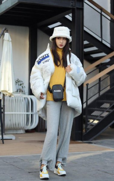 羽绒服应该选什么颜色