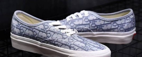 鞋子上的白灰怎么去除